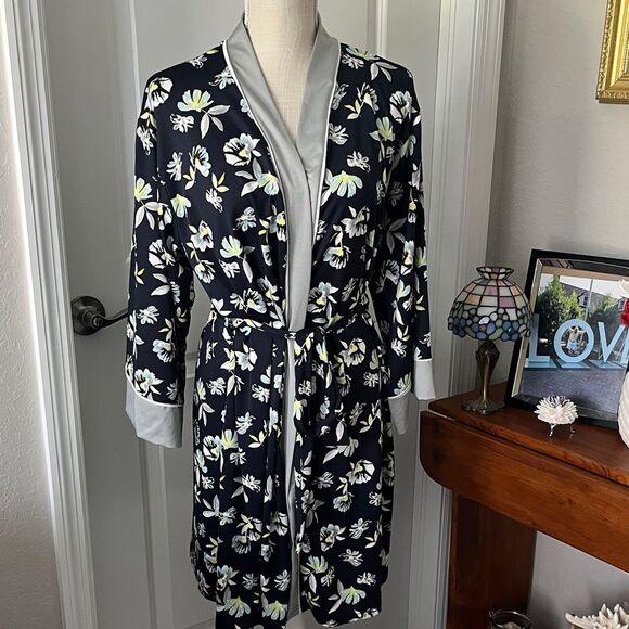Nanette Lepore Navy and White Floral Robe w Belt - Picture 1 of 9